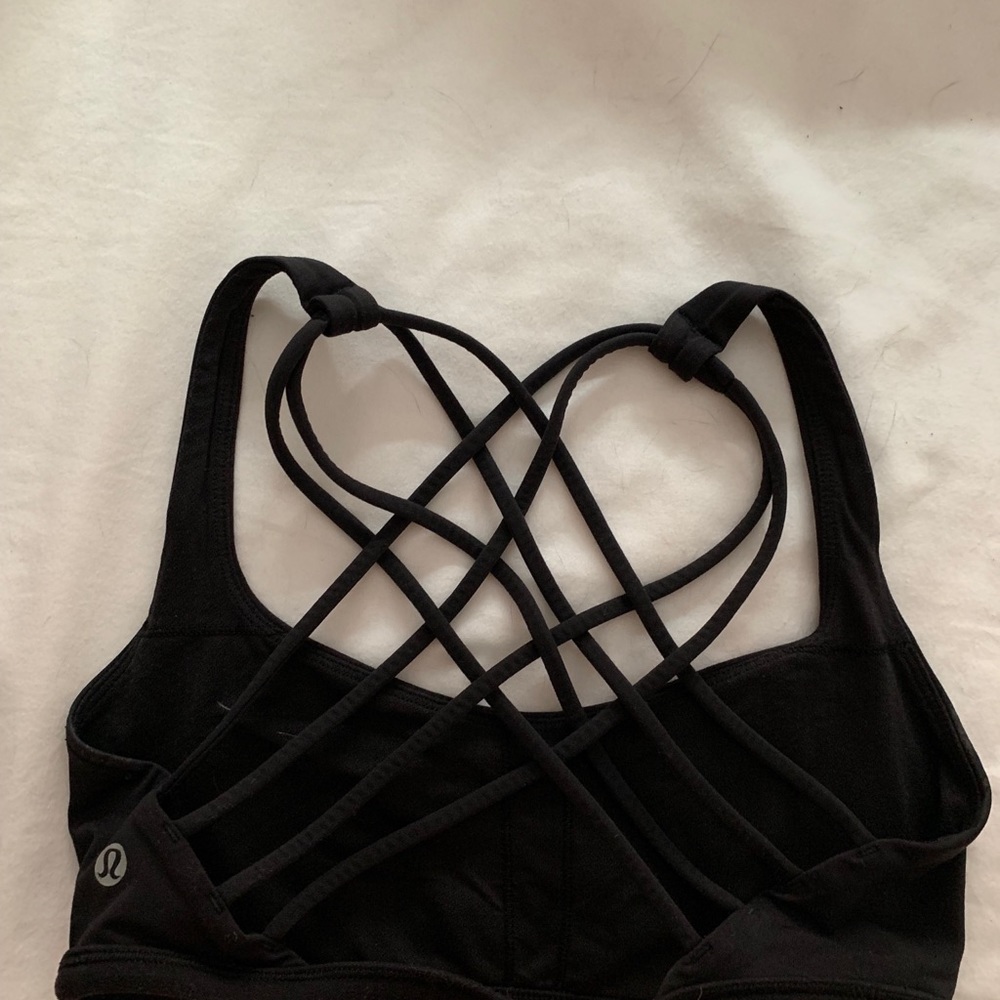 Lululemon Sports Bra Size 6 Free to Be